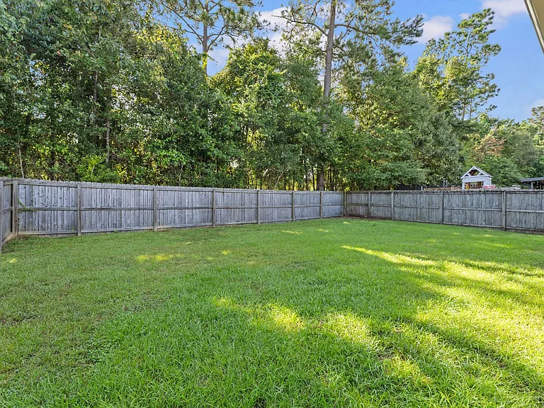 27320 Lashay Dr — Photo 3