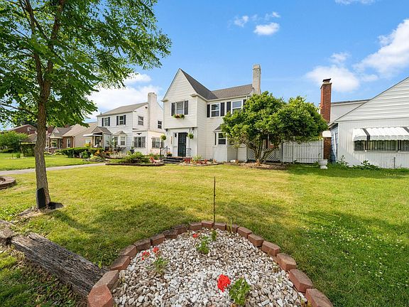 4th image of 1790 Bide A Wee Park Ave