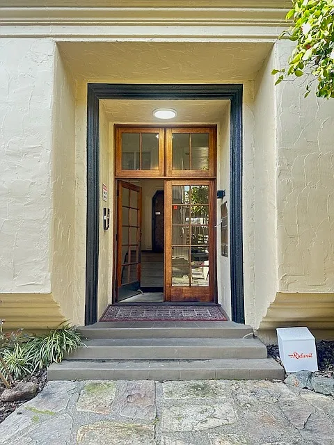 1 bed, 1000 sqft, $2,995 — Photo 2