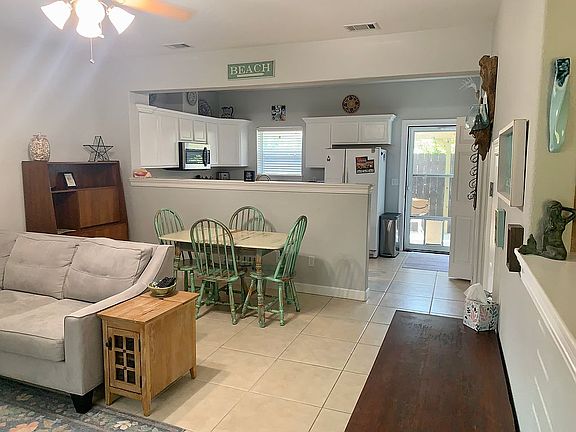 3rd image of 6150 The Oaks Ln #B