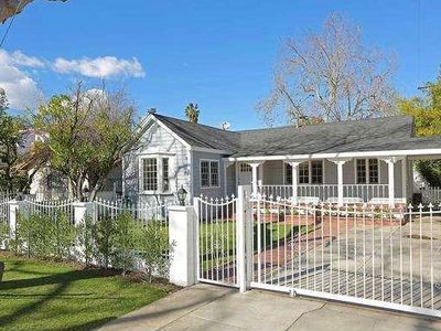 14917 Hesby St, Sherman Oaks, CA, 91403