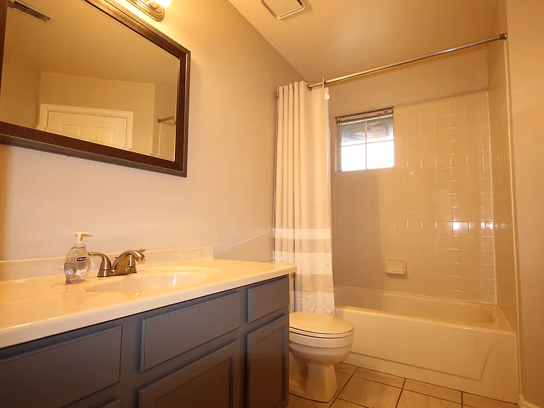Shower/Tub