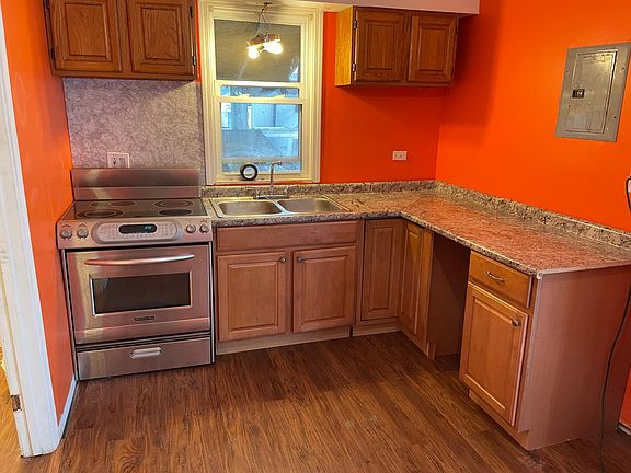 4th image of 2130 W 81st St