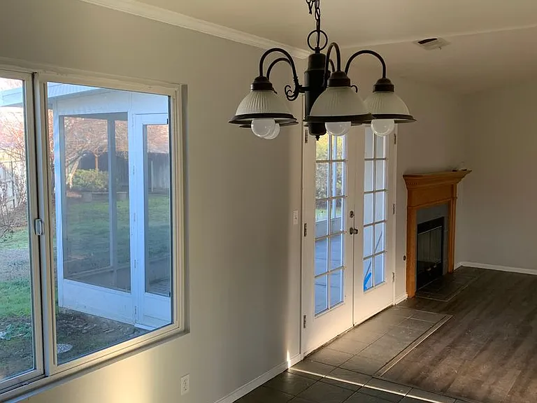 3208 Holly Ct — Photo 9