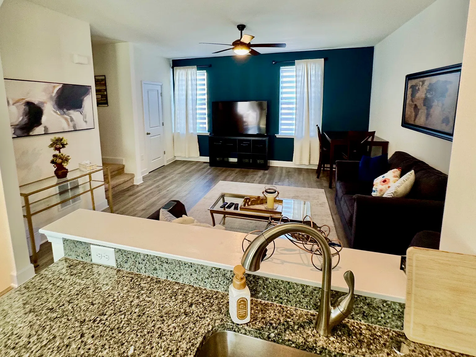 4 bed, 3.5 bath, 1610 sqft, $2,100 — Photo 4