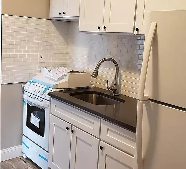 32 King St #6 — Photo 2