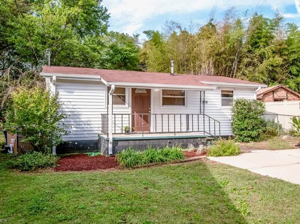 809 N Mulberry St, Statesville, NC 28677