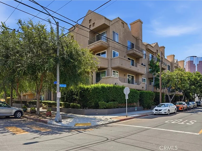 640 W 4th St — Photo 1