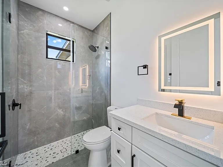 4536 NW 35th Pl — Photo 22