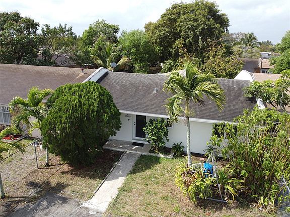 2nd image of 19448 NW 28th Pl