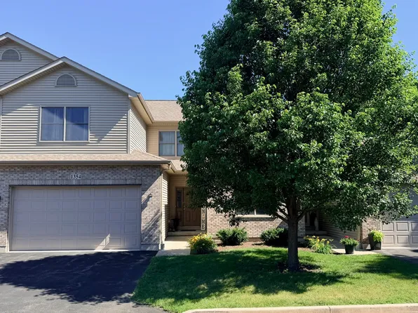 1354 Ridge Dr, Sycamore, IL 60178