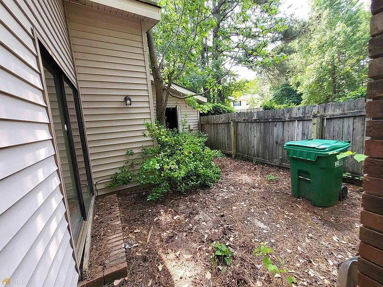 8589 Parkside Dr — Photo 13