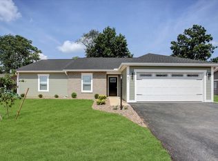 1471 Treeline Dr, Chambersburg, PA 17202