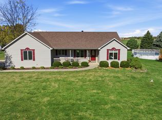 2427 N 42nd Rd, Sheridan, IL 60551