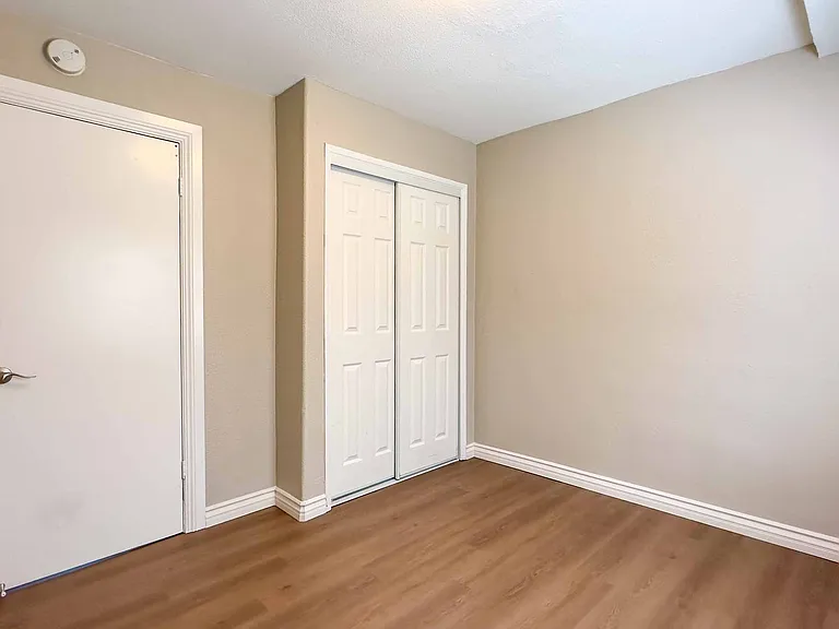 9922-9934 Buena Vista Dr — Photo 8