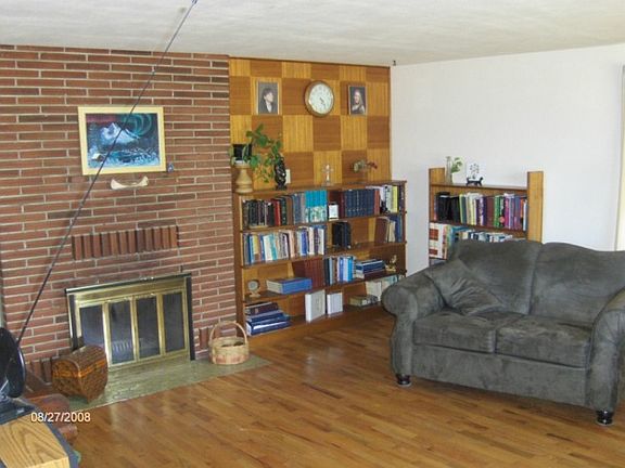 4th image of 12415 Occidental Ave S