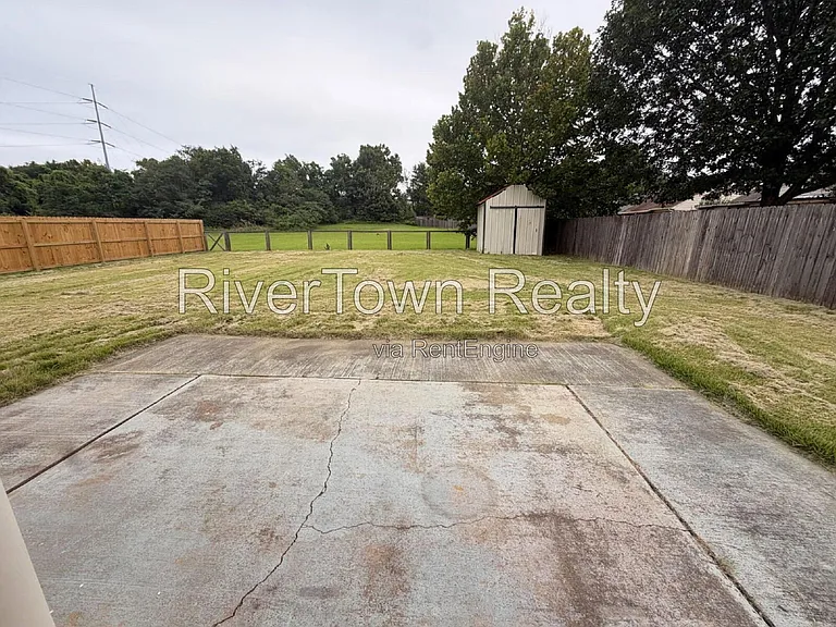 10570 Pecan View Dr — Photo 24