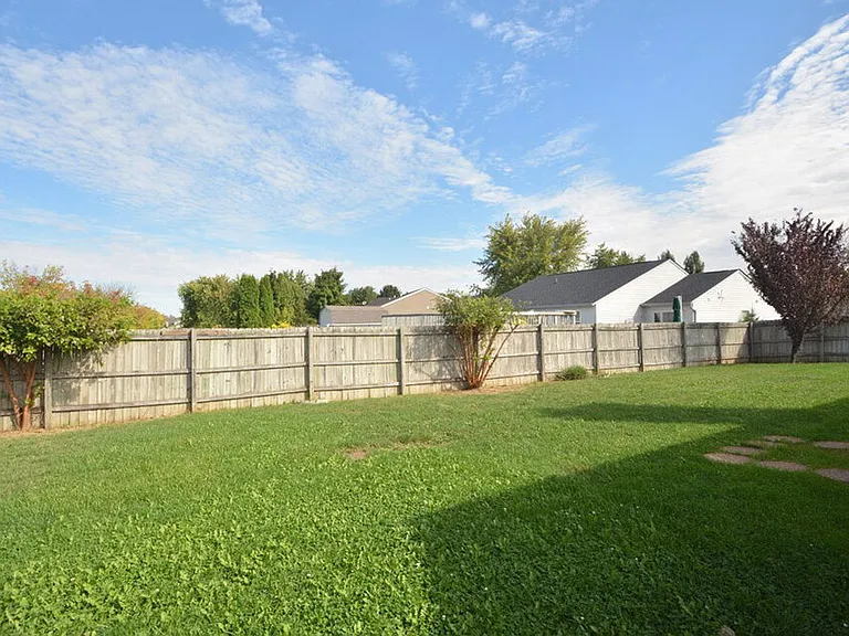 7394 Tassel Ct — Photo 24
