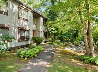 30 Harbour Vlg #D, Branford, CT 06405