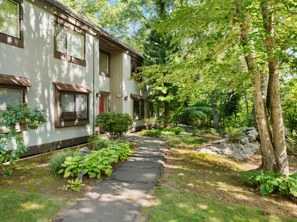 30 Harbour Village #D, Branford, CT 06405