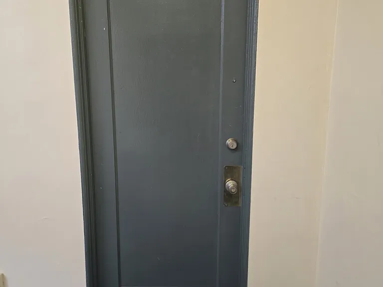 326 N Almont Dr #6 — Photo 9