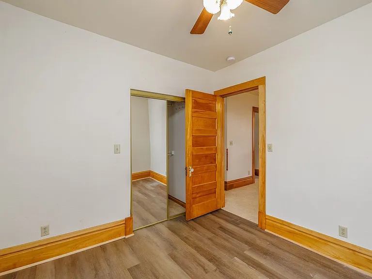 547 Jefferson St — Photo 5