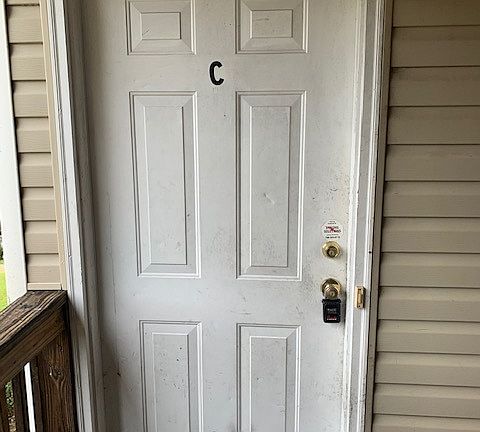 2nd image of 1902 Bunker Hill Rd APT C