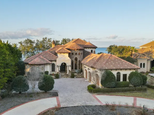 456 Captains Cir, Destin, FL 32541