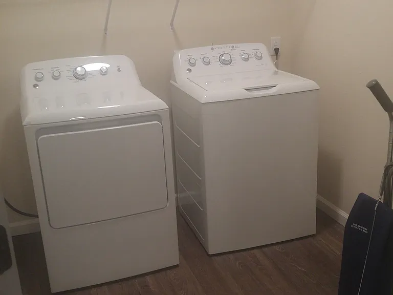 Broad Way Apartments — Photo 12