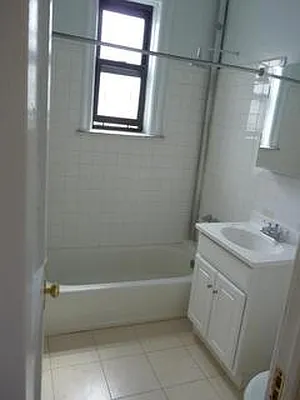 Rented by Realty on the Greene | media 22