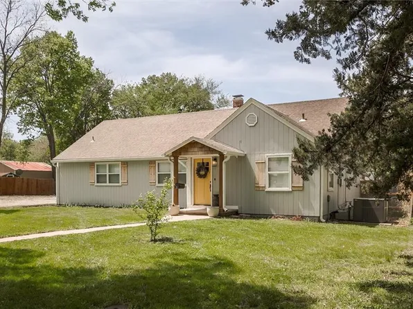 610 S Beech St, Ottawa, KS 66067