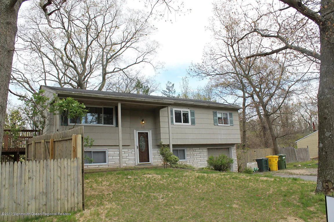 15 Pawnee Rd photo 1