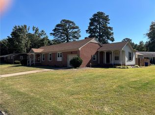42 Glendale Rd, Newport News, VA 23606