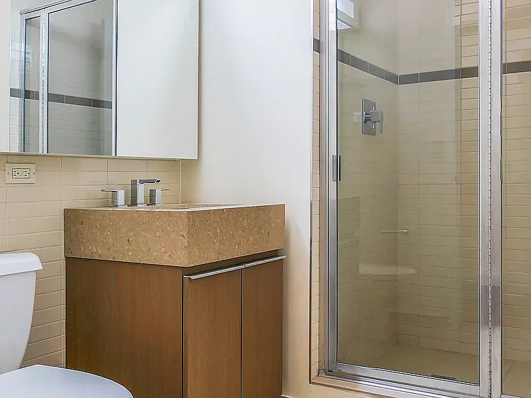 21 West St #28E — Photo 4