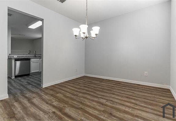 3rd image of 2540 Pecan Dr