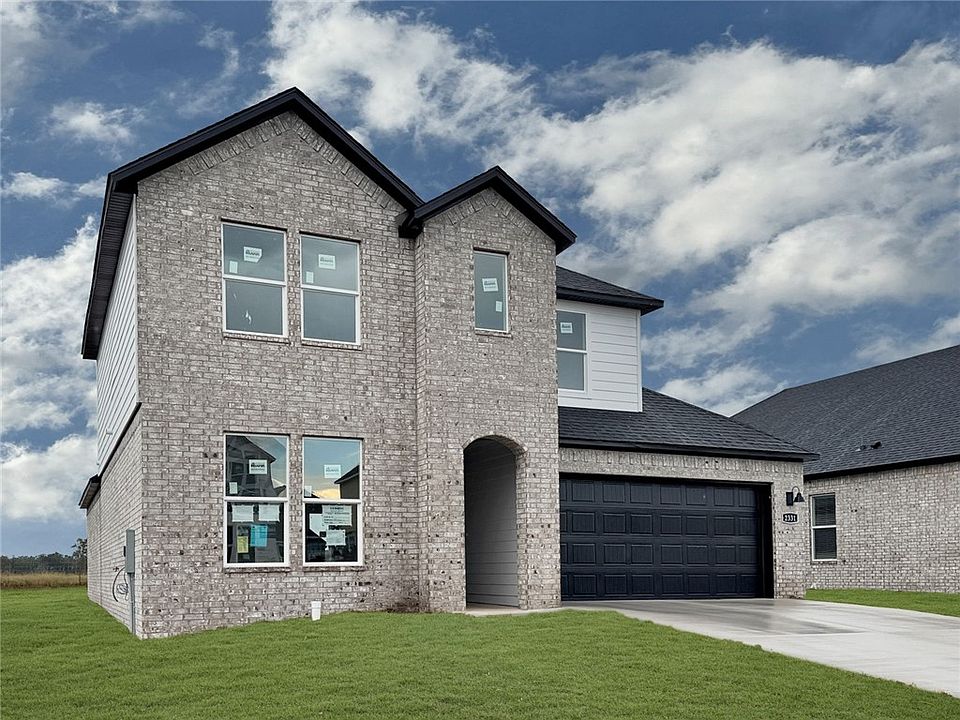 1st image of 2331 Longfellow Dr