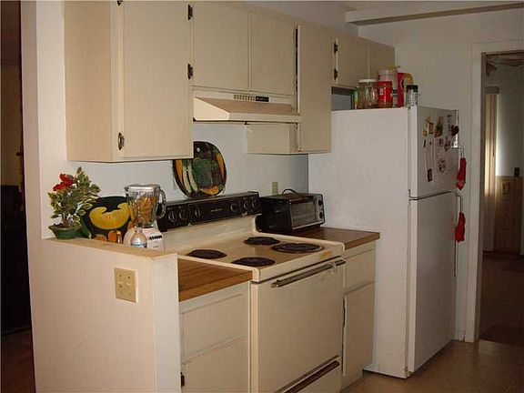 5th image of 2358 SW Bayshore Blvd