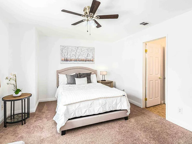 5554 Pheasant Dr — Photo 3