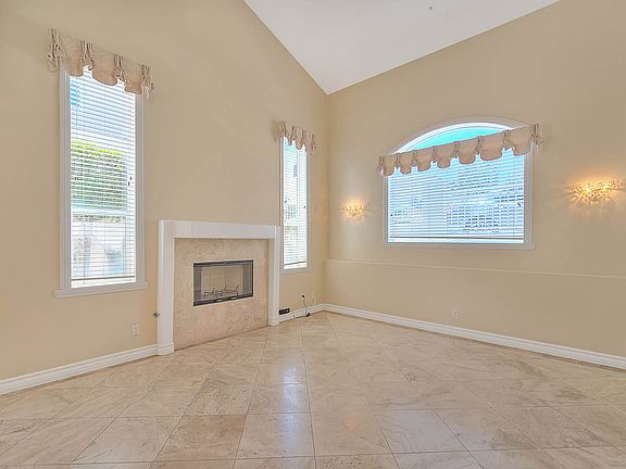 5th image of 1208 Mackay Ln