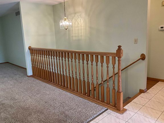 3rd image of 6537 Laurelwood Dr