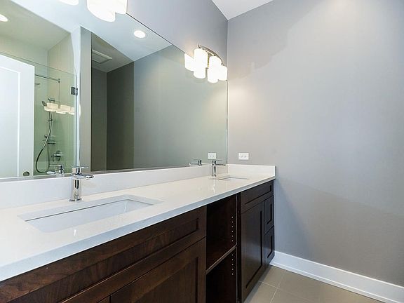 4th image of 2612 W Fullerton Ave APT 1F