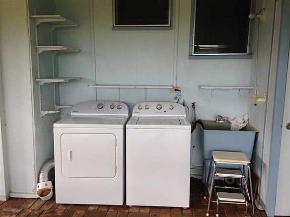 Washer and dryer only one year old