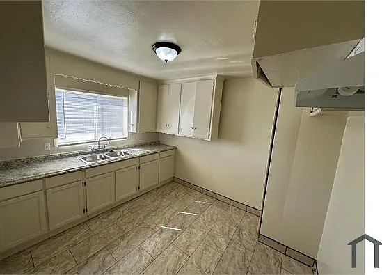 6307 Crenshaw Blvd #2 — Photo 9