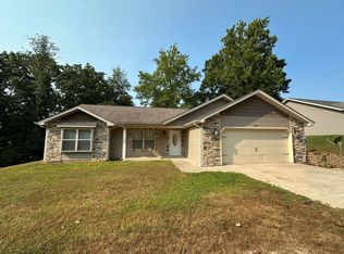 335 Lyle Curtis Cir, Waynesville, MO 65583