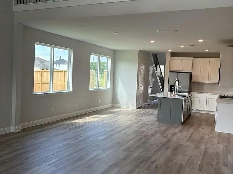 4154 Colony Ln — Photo 2