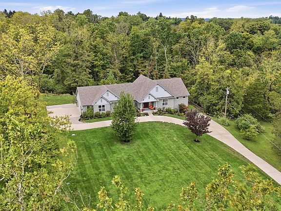 3rd image of 5073 Beechwood Rd
