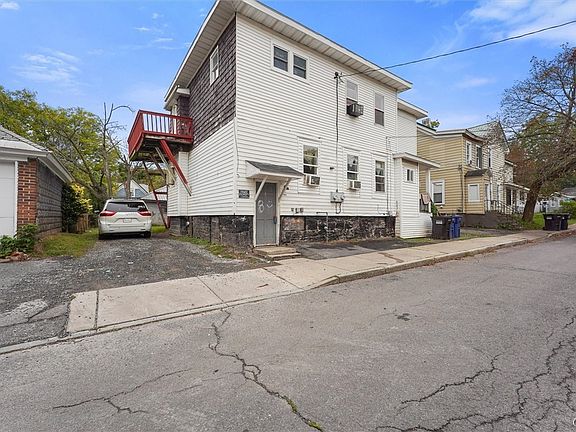 4th image of 410 Seward St
