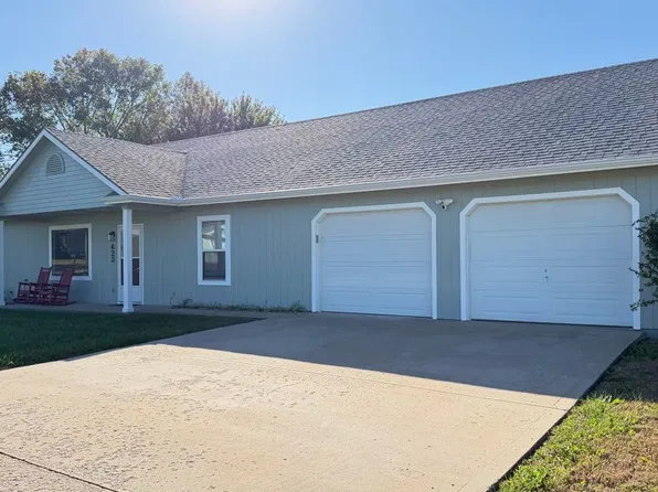 423 N Olive St, Garnett, KS 66032