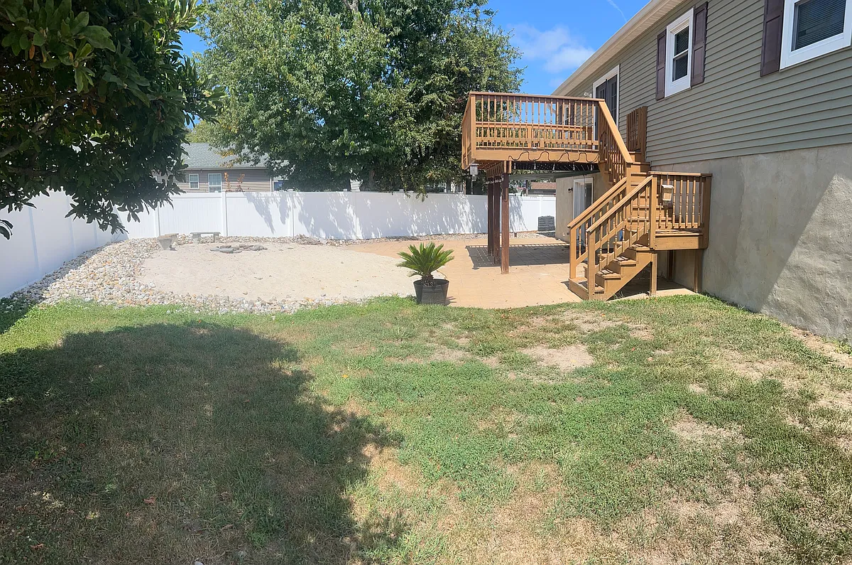 Building Photo - 12 Horner Ln
