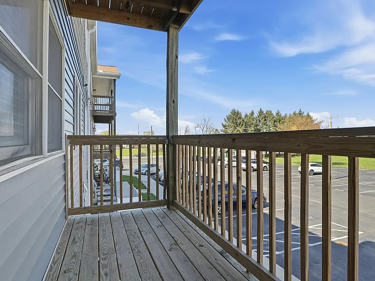 105 E Allen St #203 — Photo 7